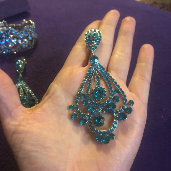 High Quality Padgett Earrings Teal - Picture 4 of 5